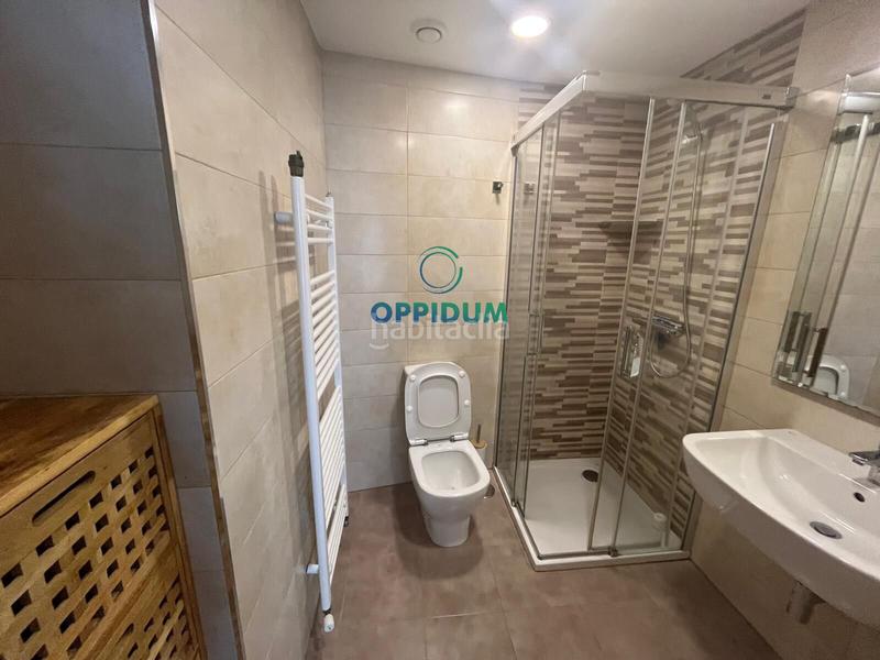 Foto fad2fb8f-7e40-4f59-93d8-e36d1fa21455. Rent penthouse with parking pool in A Milagrosa Lugo