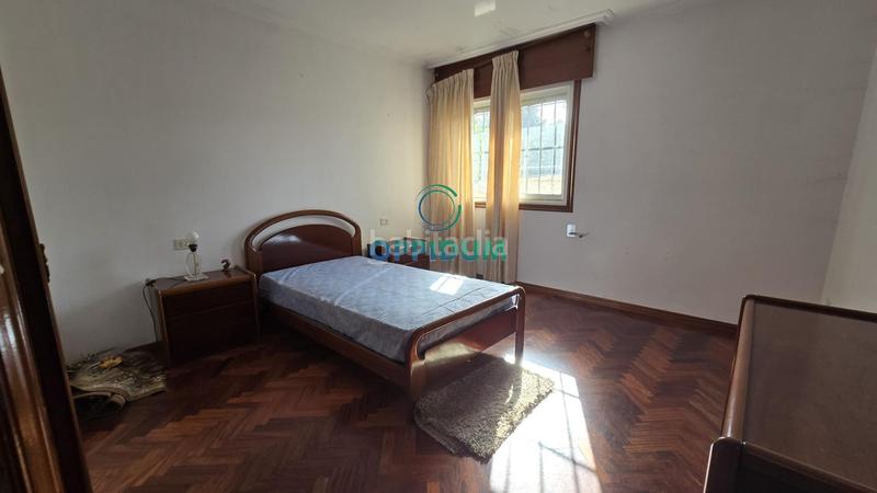 Foto 0a40184c-756f-41e4-b6d8-adda5a243c75. House with parking pool in Cambre