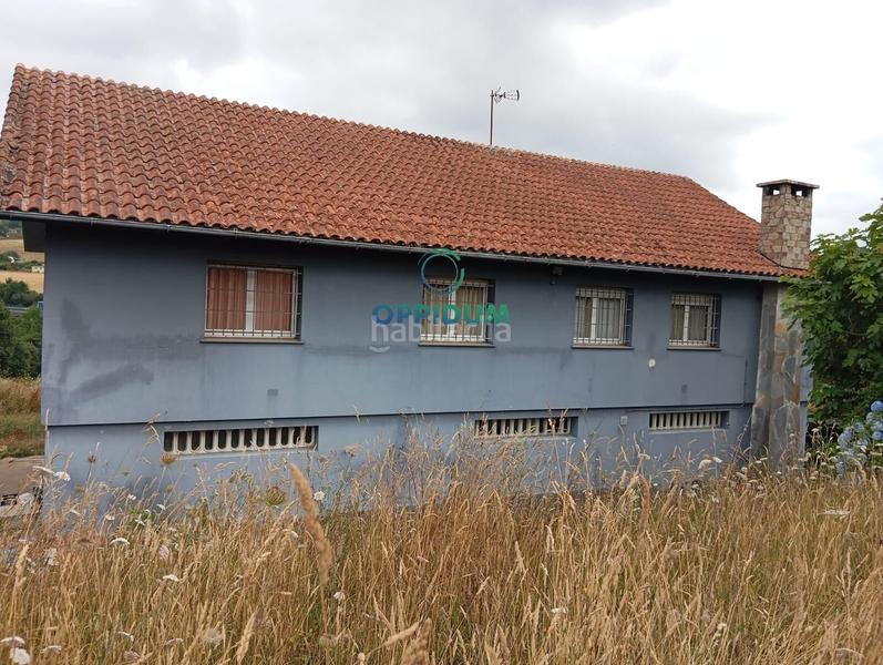 Foto 335869f6-1a96-420e-8edd-fb60456fe21b. House with parking pool in Cambre