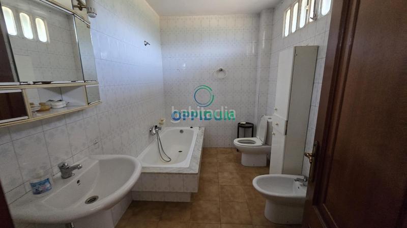 Foto 9c939488-1596-4622-a0f0-fffd0393f2f5. House with parking pool in Cambre