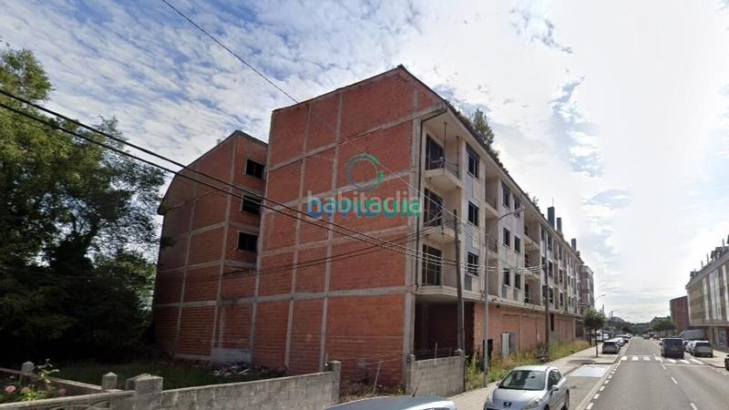 Foto b779ac23-687d-4d26-afb8-10823d0a3424. Edificio venta obra parada , lugo en Vilalba