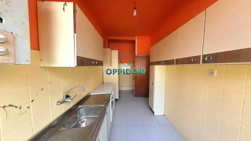 Foto f83d1623-da5b-47bf-8ba6-3bfe320a47c1. Pis a Ferrol vello - puerto Ferrol