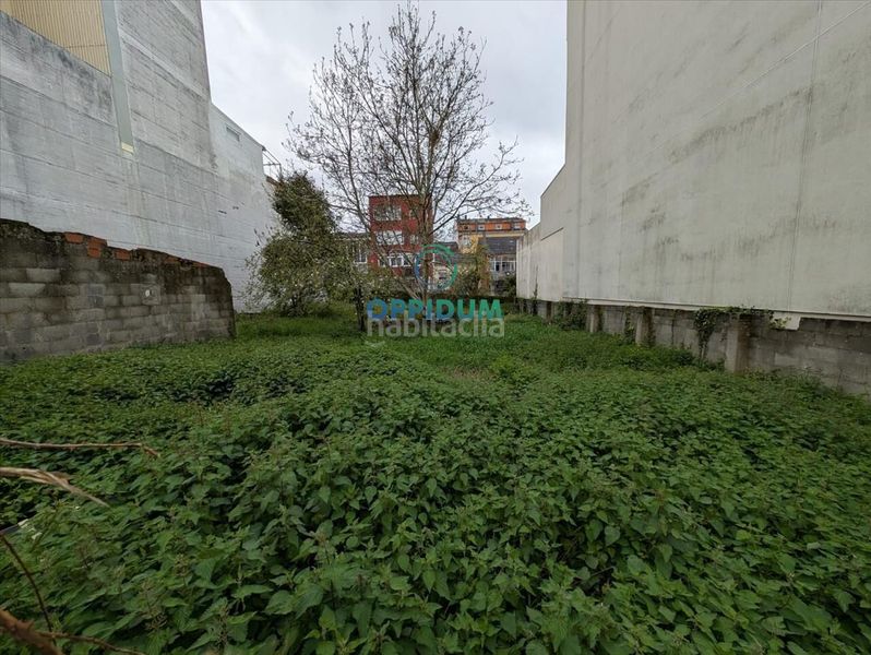 Foto dead1cb9-0d56-40e8-9fe0-9d80c31ebaf1. Wohngrundstück in del pintor pacios 18 in Residencia - Abella Lugo