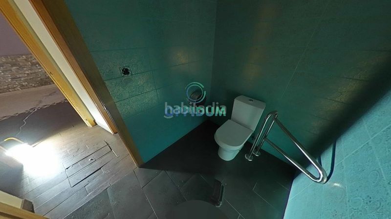 Foto 45e6dcd7-dbbb-4a5b-8c80-744cc4cbf83a. Local comercial a bella avenida 6 a Os Mallos Coruña (A)
