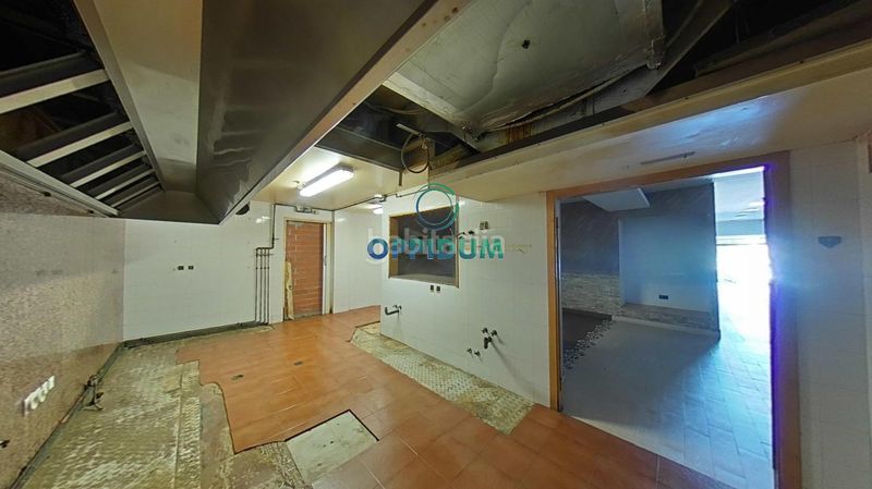 Foto 5cf4fb8d-473b-47eb-815e-a278c6b68717. Local comercial a bella avenida 6 a Os Mallos Coruña (A)