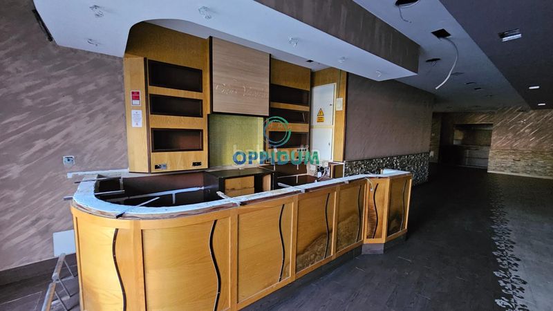 Foto 8b8e38d3-efbd-48eb-8cb3-52dd78d1e180. Local comercial a bella avenida 6 a Os Mallos Coruña (A)