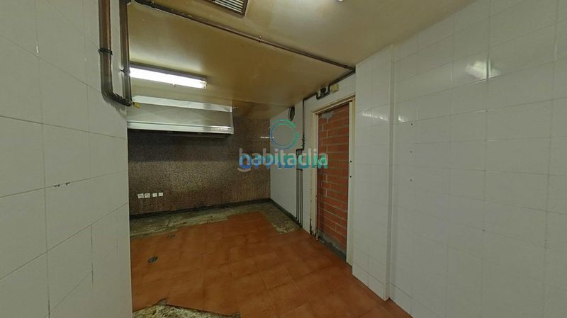 Foto b6913b2e-1f2e-4c06-a2d0-c1d6c155a3a3. Local comercial a bella avenida 6 a Os Mallos Coruña (A)