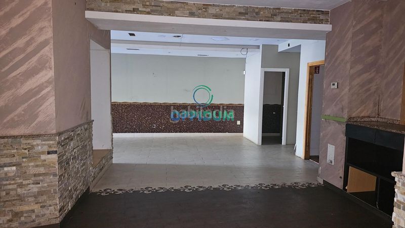 Foto f0d865cf-453c-46b6-82ea-99762e602639. Local comercial a bella avenida 6 a Os Mallos Coruña (A)
