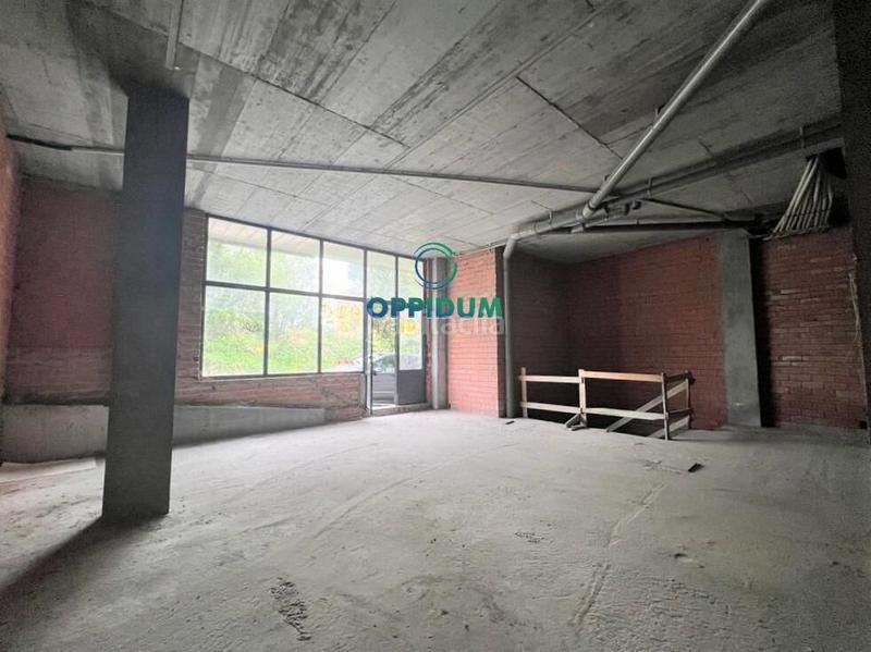 Foto 3753a0b7-9bdb-4d79-bbf0-fd4de05fe40a. Local commercial dans rua al francisco j alvajar 14 dans Carral