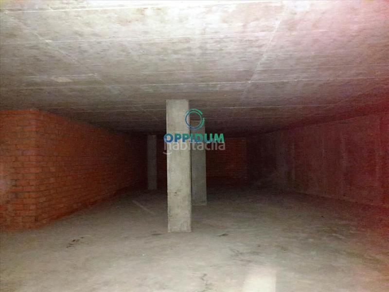 Foto 3dc45ae8-b687-42e7-93b9-e55d8e2f180a. Local commercial dans rua al francisco j alvajar 14 dans Carral