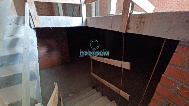 Foto 7e48aea8-4c37-43d4-bae7-8f6208a3ca11. Local commercial dans rua al francisco j alvajar 14 dans Carral