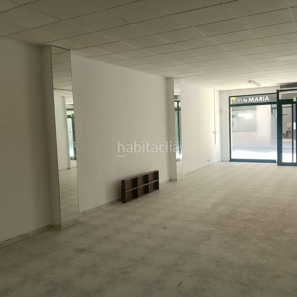 Foto 5131d7e6-fa50-4d9b-9ab2-8f799177ca89. Lloguer local comercial a Cee