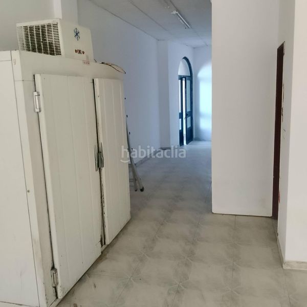 Foto 9d50ec86-b636-432e-9afa-978f4be66b0c. Lloguer local comercial a Cee