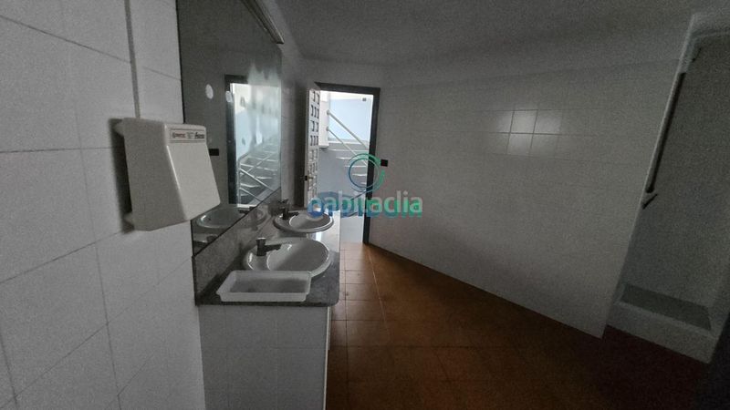 Foto 21bd9881-75eb-4059-970b-a7ab0aa31e48. Casa adossada a avenida da pasaxe 55 a Eirís Coruña (A)