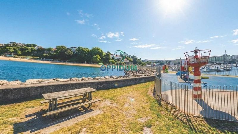 Foto 65d0de77-1330-4ff1-ba04-25eb2579ae7a. Casa adossada a avenida da pasaxe 55 a Eirís Coruña (A)