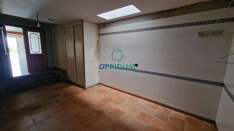 Foto be53c68d-7978-4096-9ae3-e1e768f3e388. Casa adossada a avenida da pasaxe 55 a Eirís Coruña (A)