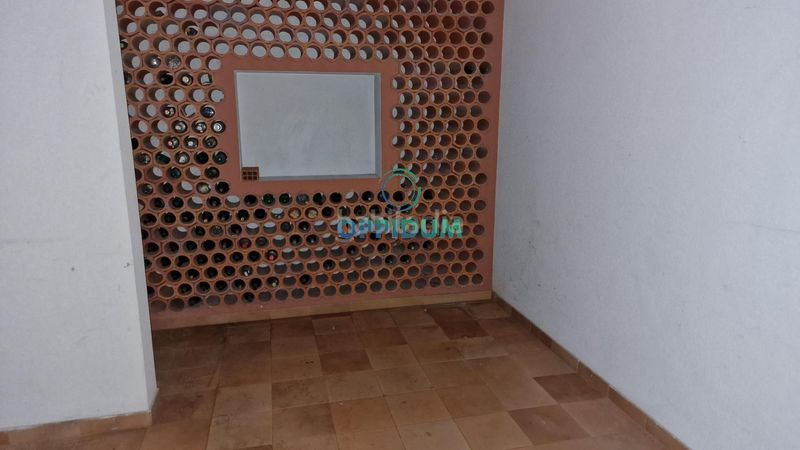 Foto e5d8f4c0-7f51-41b3-9155-b554a29b19c1. Casa adossada a avenida da pasaxe 55 a Eirís Coruña (A)