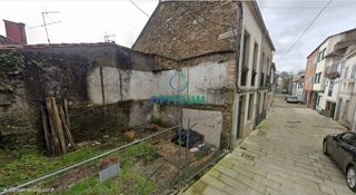 Terreny residencial a Melide. Solar urbano en melide centro, en el camino de santiago y con fa