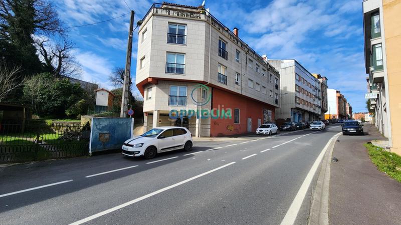 Foto 6b93b9ce-febc-4cbd-8614-35e8e670e4c1. Local comercial en calle calle rosalia castro 28 local en av. rosalía de castro, en Carral