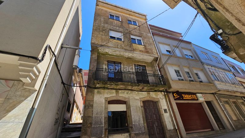 Foto f31c1ac9-1c90-4930-8720-81bb07fcf399. Edifici a calle calle rosalía de castro 9 a Cee