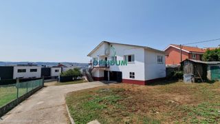 Chalet  Avenida rosalia castro. Casa para reformar en montrove, oleiros  244 m2 sobre parcela de