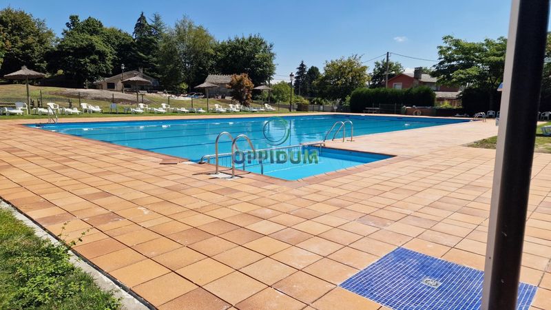 Foto 6ad1f5e3-0499-4806-b45c-f6a2d69fe266. Xalet amb calefacció aparcament piscina a Corgo (O)