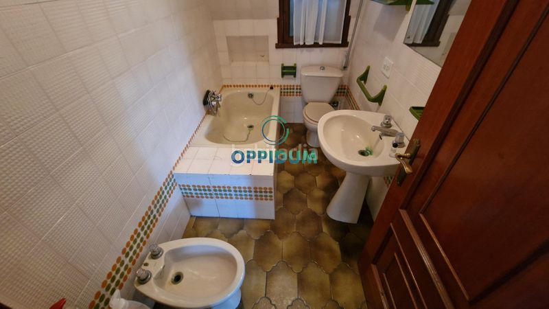 Foto c08faf93-889e-40ff-8008-7546bc996c1e. Xalet amb calefacció aparcament piscina a Corgo (O)