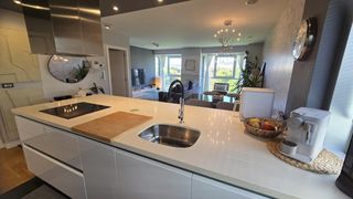 Piso  Revolucion francesa. Piso con gran salón de 45 m2, garaje y trastero junto al parque