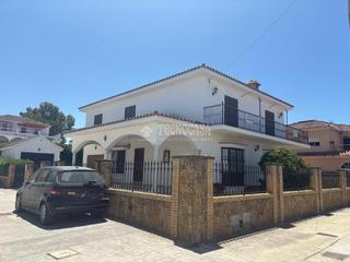 Casa  C. del lago. Casa en venta en sanlcar de barrameda