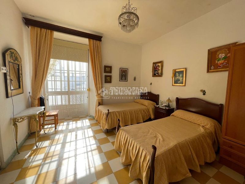 Foto 58f1d5d6-782c-460b-93a7-59e6da883f09. Casa amb aparcament a Ayuntamiento-Barrio Alto Sanlúcar de Barrameda