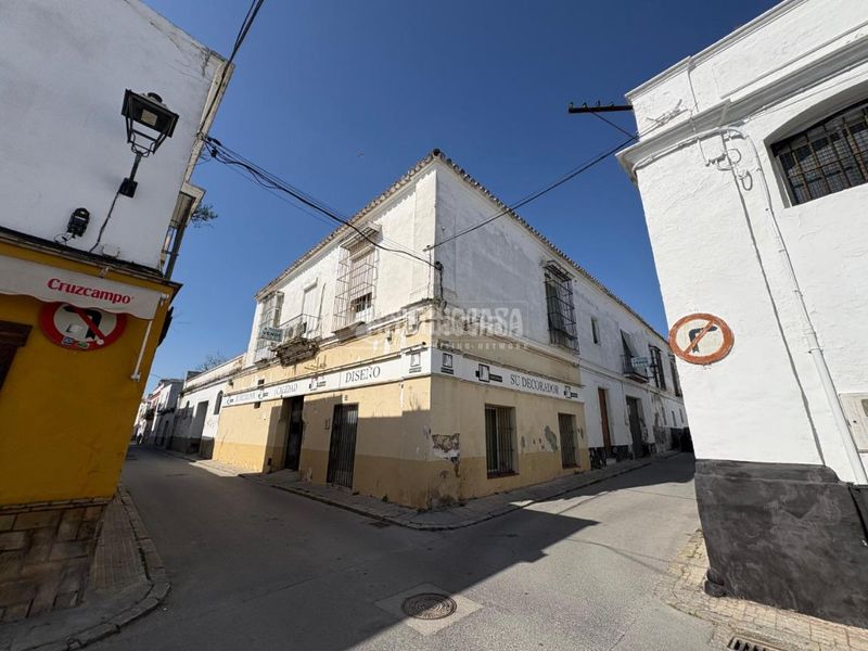 Foto fd3493e4-8b33-4e9d-b780-5371bc59dd56. Casa amb aparcament a Ayuntamiento-Barrio Alto Sanlúcar de Barrameda