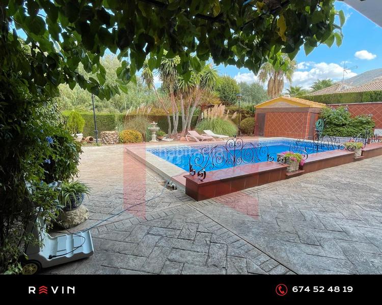 Foto de41d789-96e1-42f8-a564-97a928f5d348. Casale con camino riscaldamento parcheggio piscina in Jaén