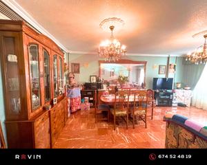 Duplex  Calle juanito valderrama. Piso familiar con vistas a todo jaén , listo para vivir.