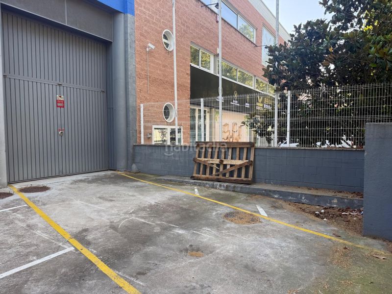 Foto c48a7794-a0eb-4bd3-b746-e3e362ec0719. Nau industrial a Pla d'en Boet Mataró