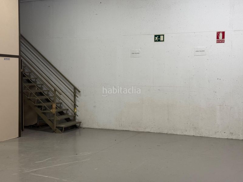 Foto fa0d3f44-ce38-42ab-b70b-c07076643df8. Nau industrial a Pla d'en Boet Mataró
