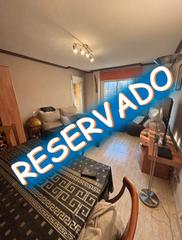 Chalet à Villanueva de la Torre. Fantástico chalet pareado con piscina