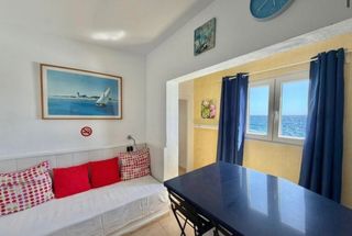 Etagenwohnung in Fasnia. Se vende piso en primera línea de playa