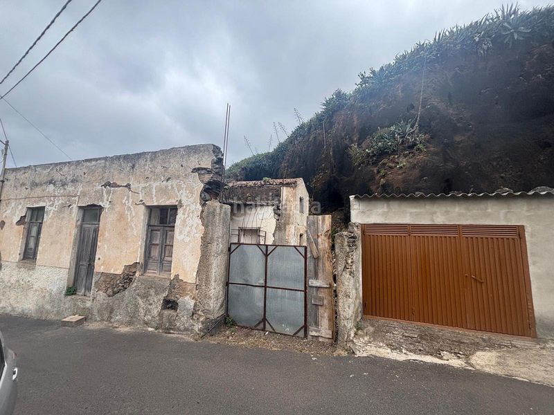 Foto bc2ab7f9-2b89-42f1-ae32-a9f6512c680d. Casa  independiente con potencial en ubicación privilegiada en Buenavista del Norte