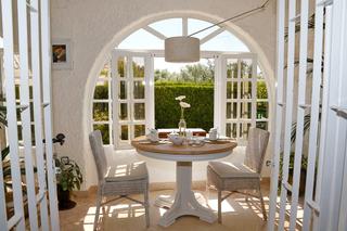 Rent Chalet in Carrer de benixembla 6. Alquiler vacacional chalet con piscina en campello cerca mar