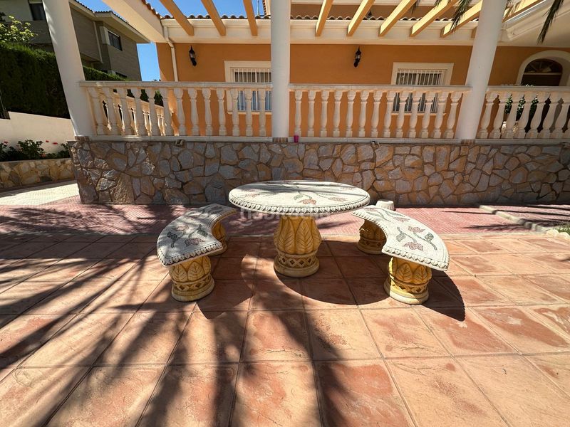 Foto c75e1ca7-3390-43b0-ad50-d188af809f1d. Xalet amb xemeneia calefacció aparcament piscina a Mutxamel