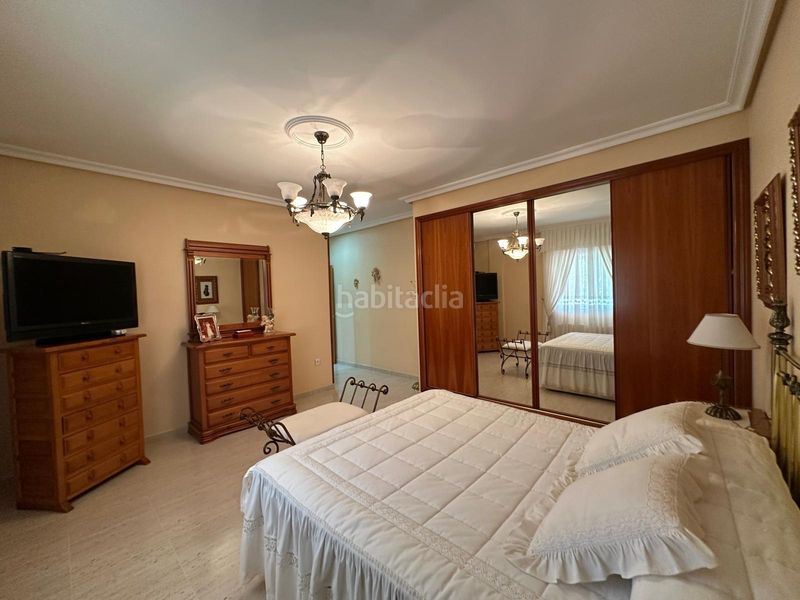 Foto e5564cb6-7b80-415e-8976-58bed7cd9c48. Xalet amb xemeneia calefacció aparcament piscina a Mutxamel
