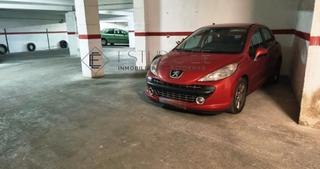 Parking coche en Calle pérez oliva 11. Perez oliva
