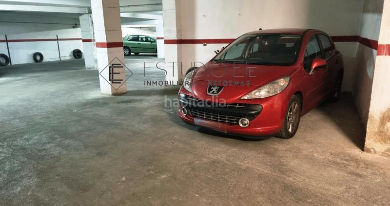 Foto d961851d-ac6d-4ca9-93ce-c2cf63c63d40. Posto auto in calle pérez oliva 11 in Labradores Salamanca