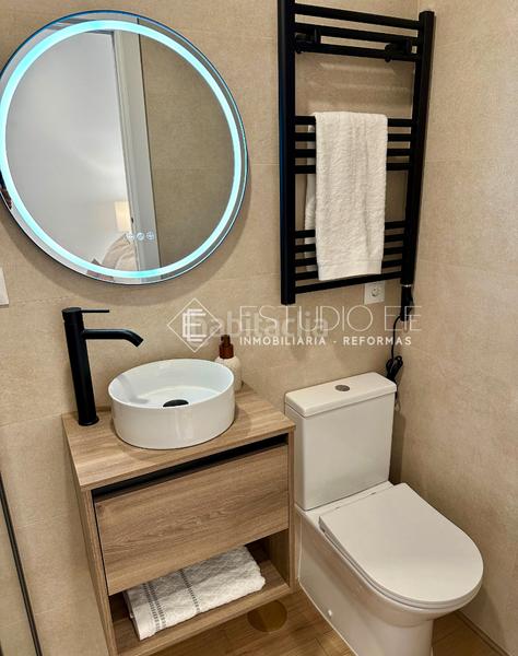 Foto 93ee6b36-8e82-432d-81ee-2c64cb608b83. Piso en calle de las tres cruces 7 entre gran via y Sol en Madrid