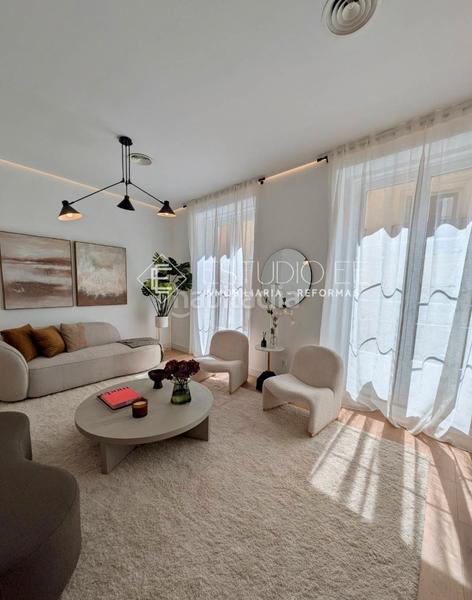 Foto d071dd68-2f96-48b1-b6e3-5a3378e5c745. Appartamento in calle de las tres cruces 7 in Sol Madrid