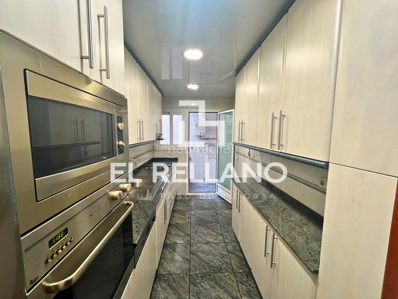 Foto db2f6fff-63fd-44cf-a9fa-8585e71d12f7. Pis a calle estudiante 2 a Porta Barcelona