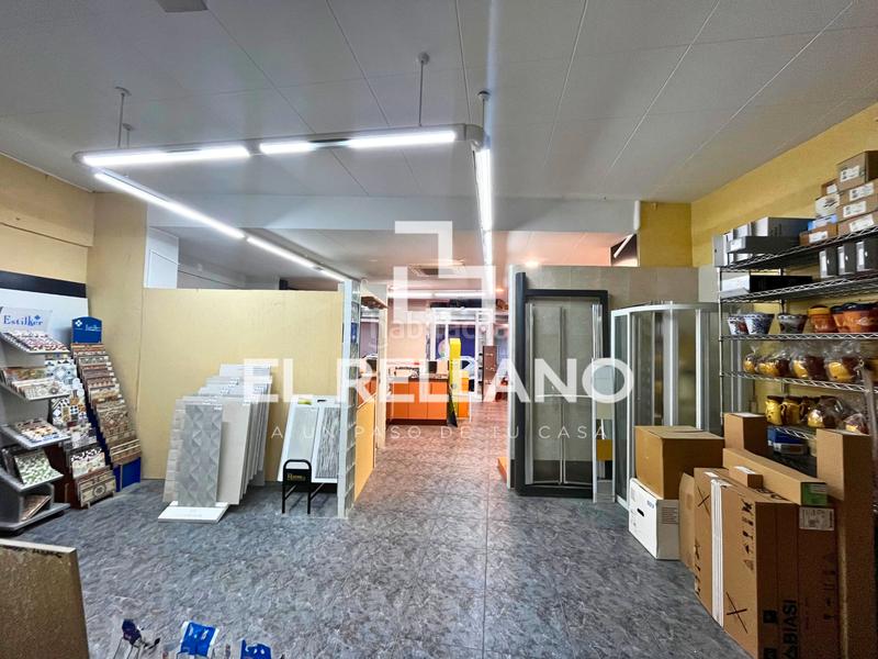 Foto b2de945d-2670-40d2-bf67-cc06c0a5d4c6. Local comercial amb calefacció a Porta Barcelona