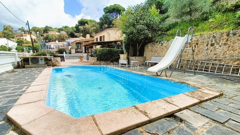 Foto bff3c0db-c804-4707-ae27-f22b9a51d156. Casa amb calefacció piscina a Serra Brava Lloret de Mar