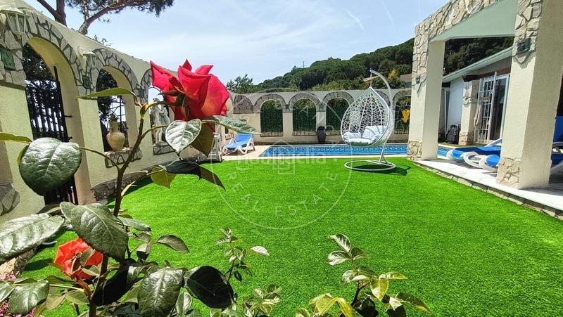 Foto 9f2851ed-f44e-41b1-bd9d-5318803053bb. House with parking pool in Serra Brava Lloret de Mar