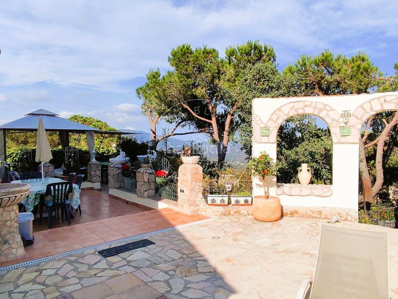 Foto c0e894d9-3ed2-4701-ae78-3f00ff0d4e6d. House with parking pool in Serra Brava Lloret de Mar